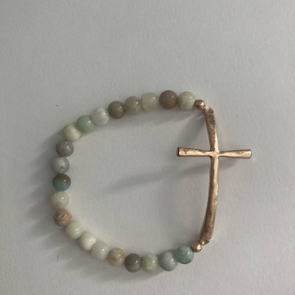 š„SPECIALš„Religious Gold Cross Stretch Bracelet. - Picture 4 of 4